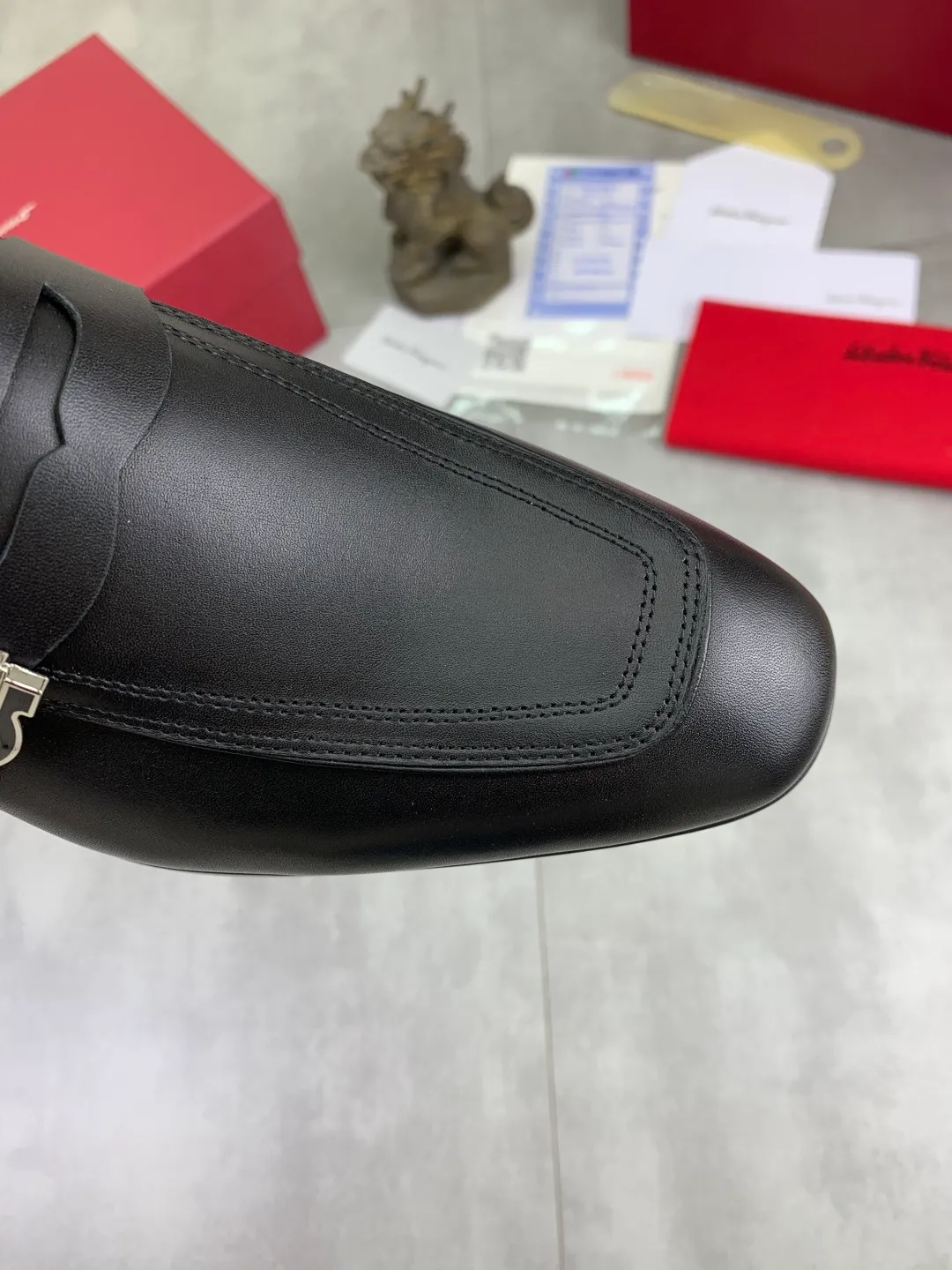 Men's men's shoes 💰P600💰[New model] High quality water-dyed cowhide 🆘[Salvatore Ferragamo] Ferragamo's latest casual business leather shoes for men! Listed simultaneously! The fabric is made of specially imported original calfskin, and the interior is made of imported water-dyed cowhide. It is absolutely luxurious and leads the fashion trend. Matching code: 38-44 (45 and 46 can be customized) 5️⃣ colors available